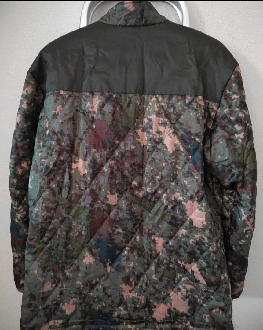戦闘服　迷彩服　タクティカル　ミリタリー　本物　ダウン　M〜L　激レア　冬用