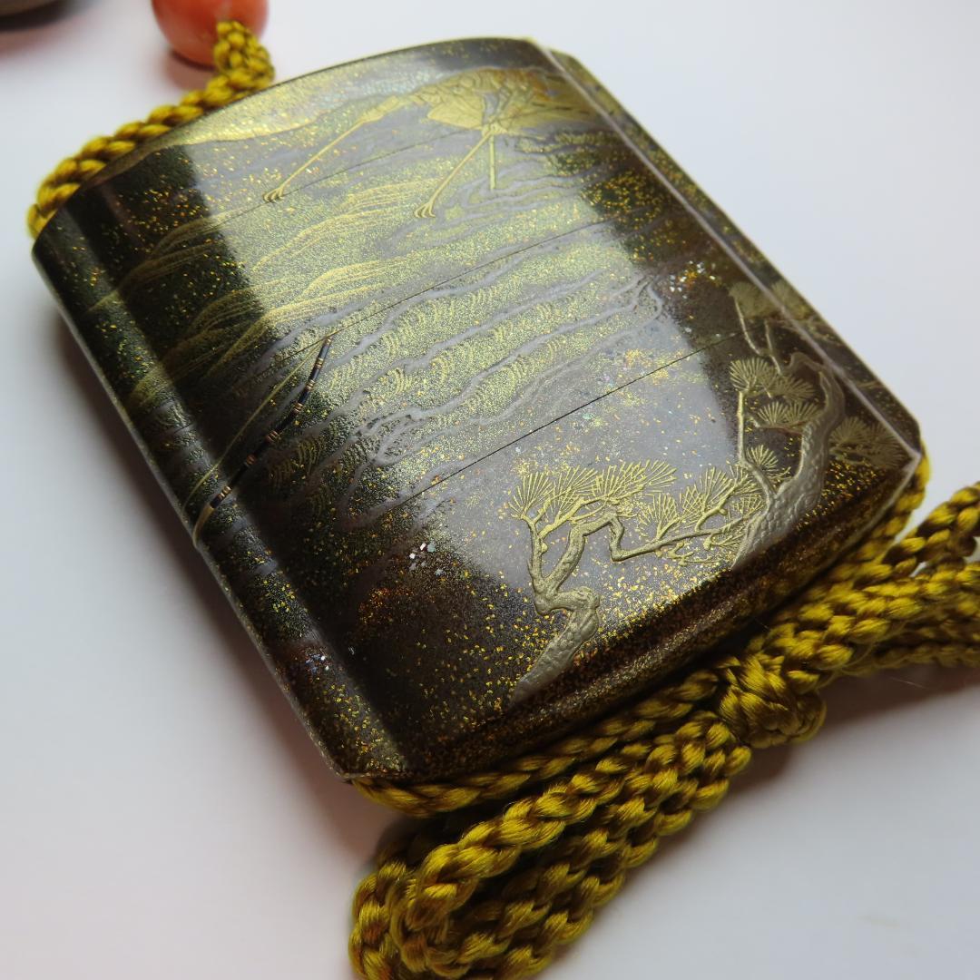 宇治川先陣争い蒔絵印籠　今泉成之作　東京美術館所蔵品同手あり・根付