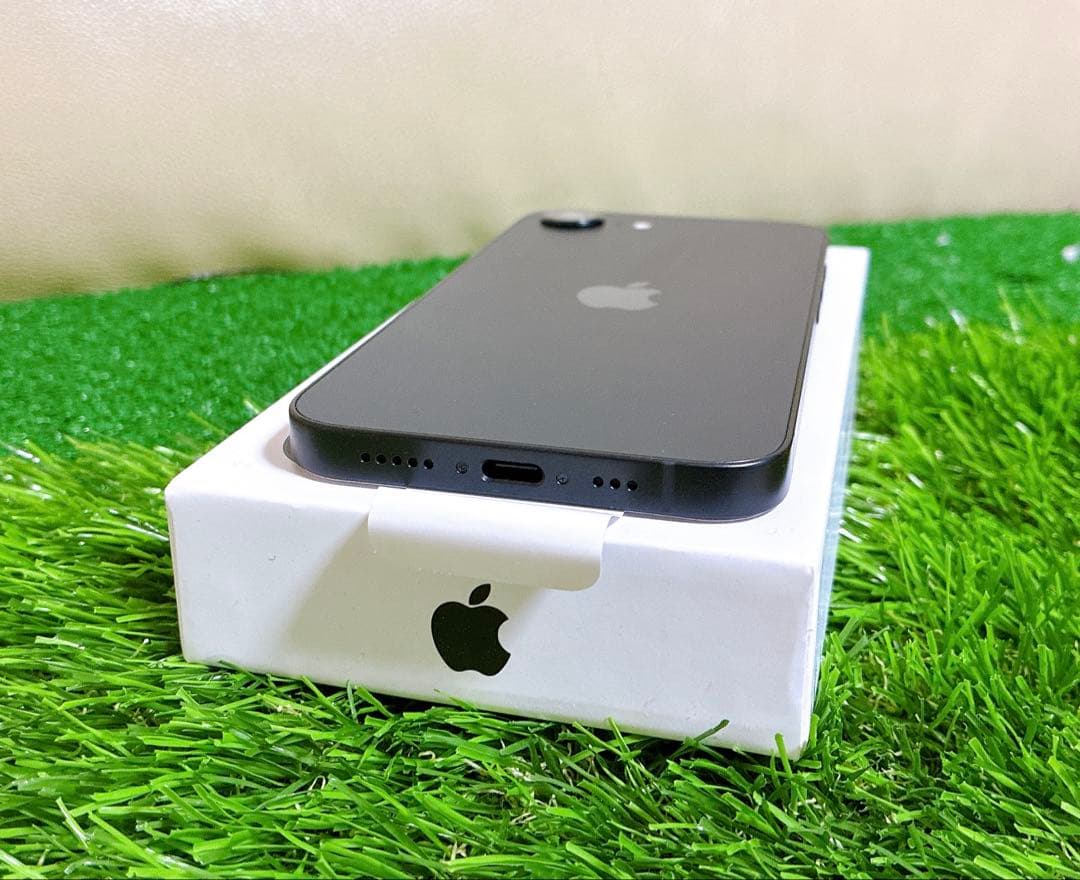 【本日限り特価】iPhone 16e ブラック 海外版 充電3回