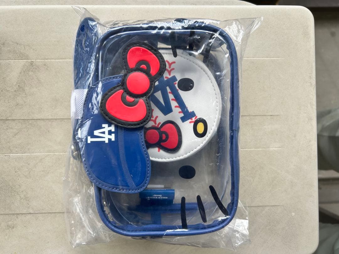 ハローキティ クリアバッグ 8月5日ドジャースタジアム配布品　新品　未使用