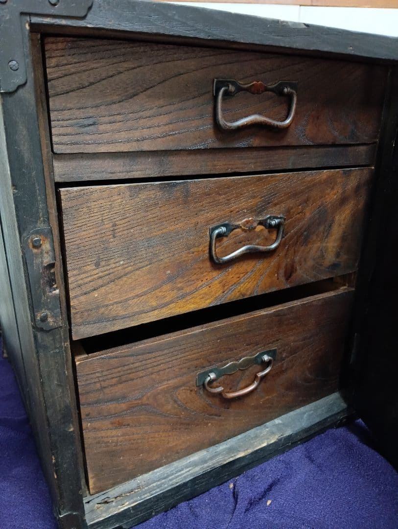 江戸時代後期幕末頃〜明治時代前年期頃讃岐國蔵出時代古鉄金具付木製船箪笥当時物