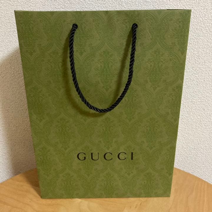 GUCCI addidas コラボ　ボックス　バッジ　ショッピングバッグ　セット