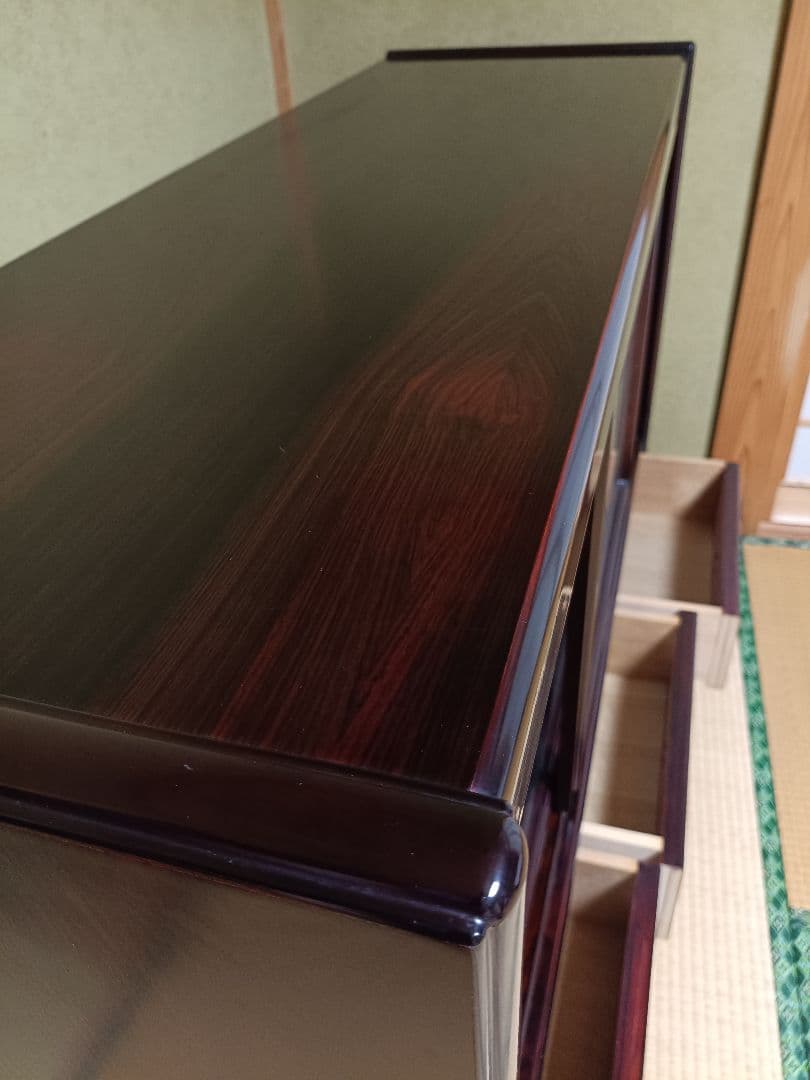 【引取り限定】ダークブラウン木製茶タンス ガラス扉付き