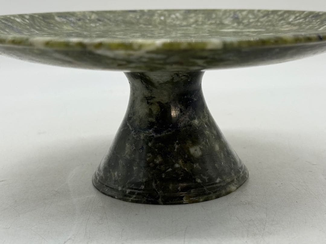 中国　砡製　高台皿　重さ675g 送料込み251113