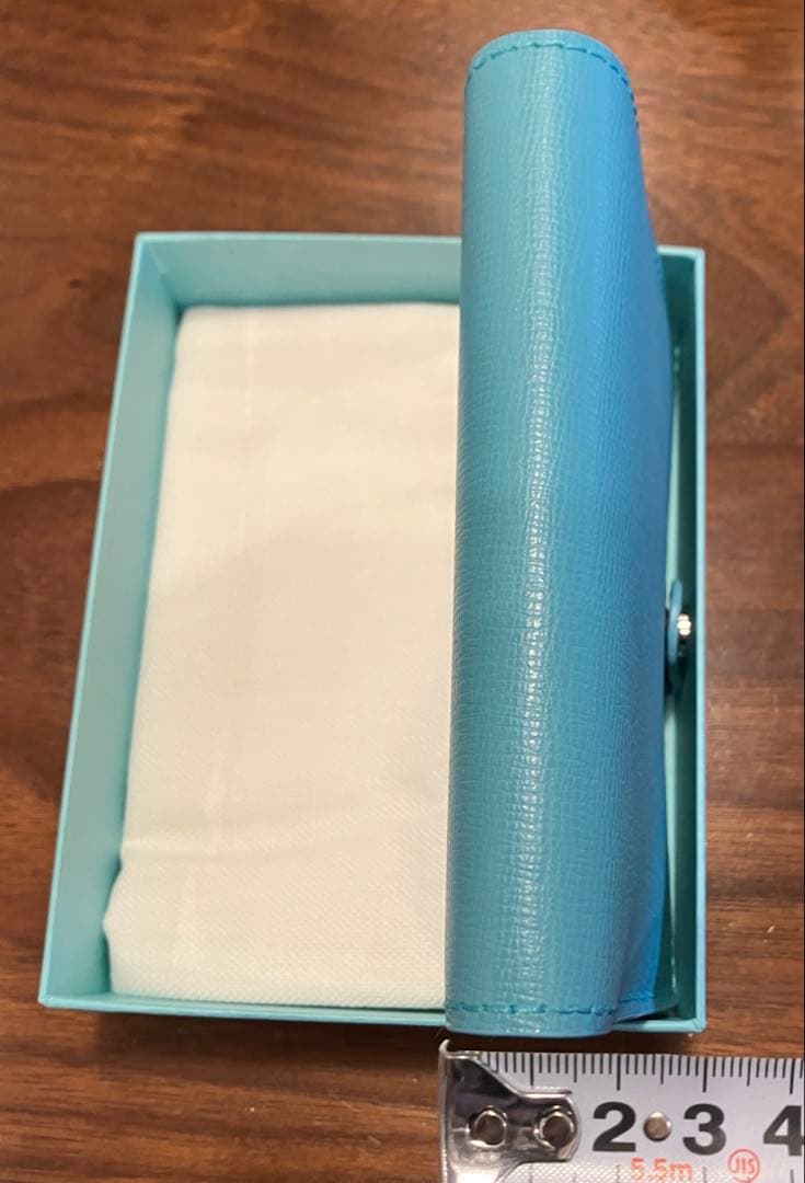 【新品未使用】ティファニー ターコイズブルー レザー パスポートケース