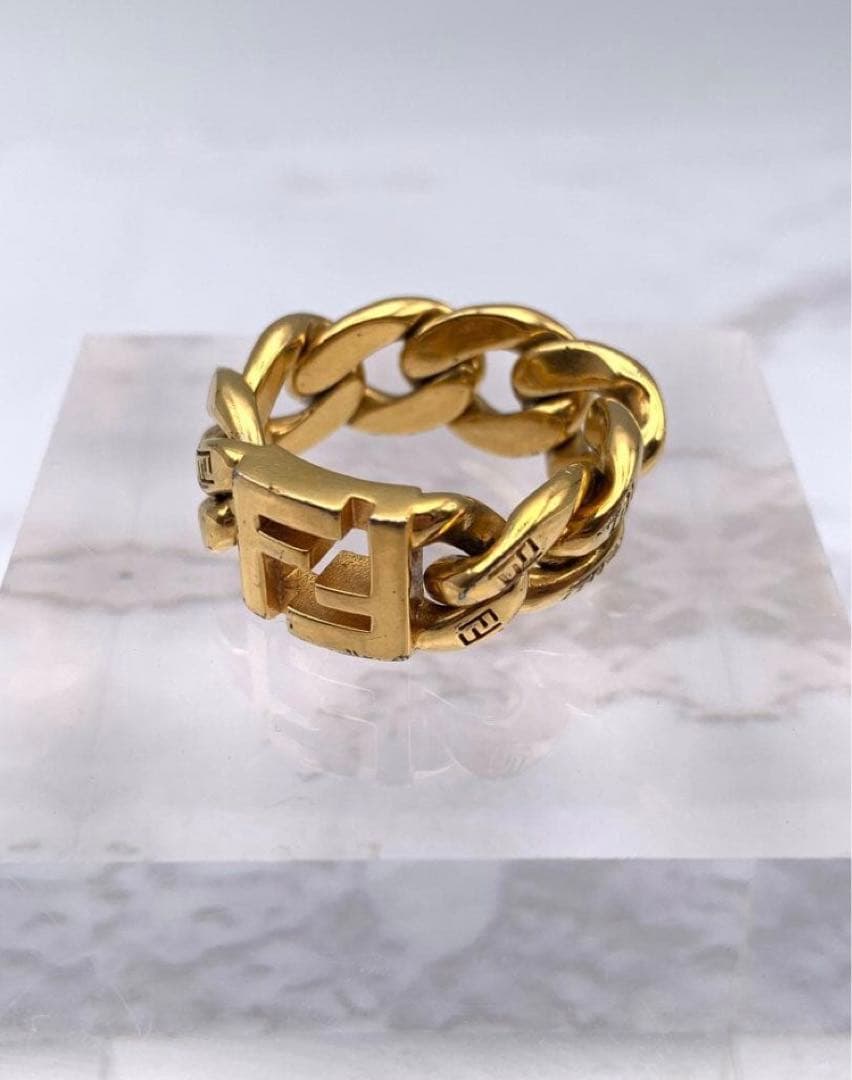 FENDI　ゴールドチェーンリング Fロゴ付き