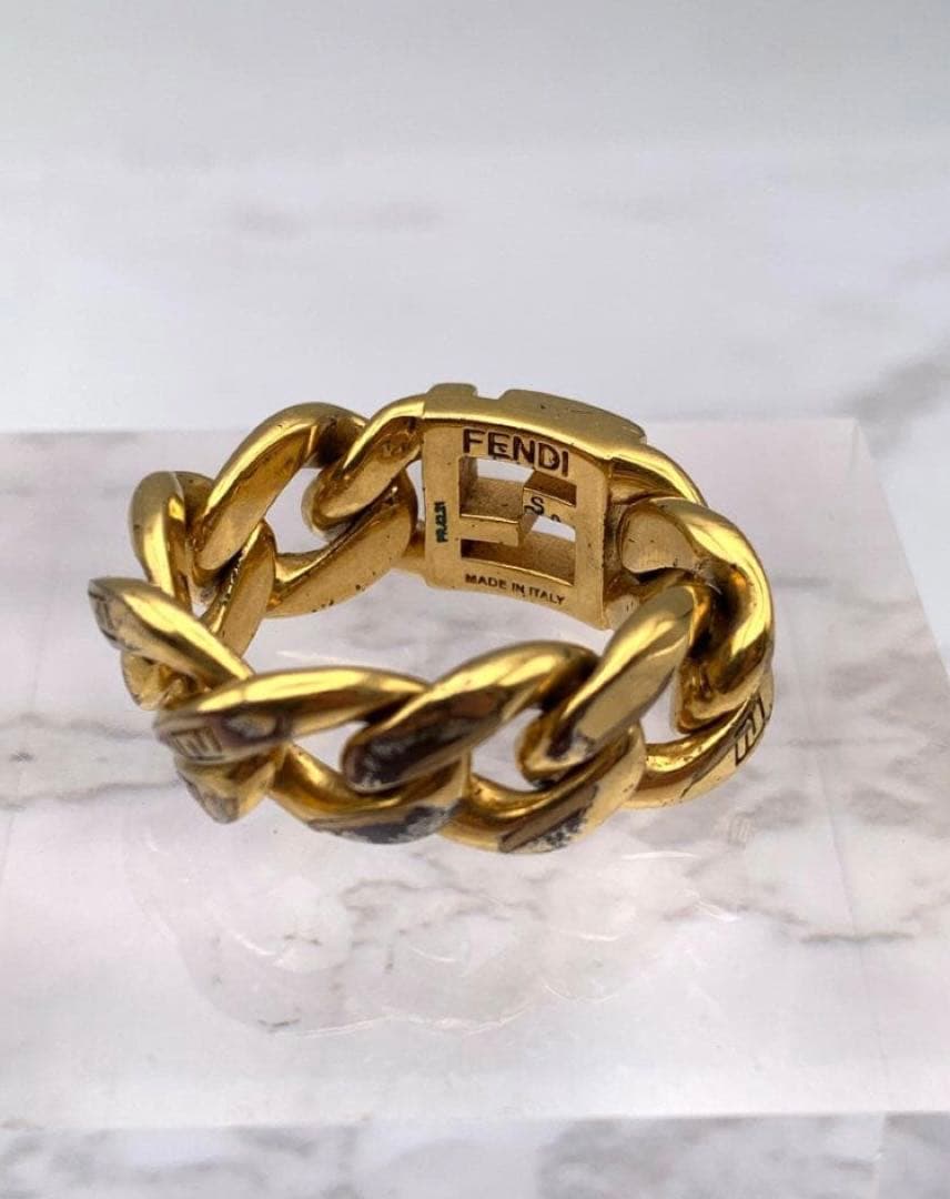 FENDI　ゴールドチェーンリング Fロゴ付き