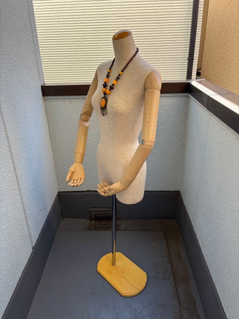 【中古】トルソー　アーム付き　レディース　ネックレス付き