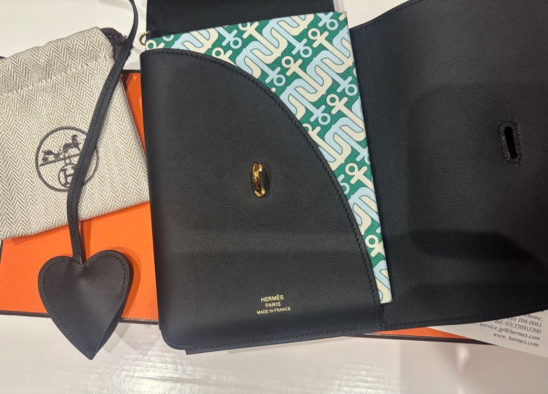 HERMÈS カルネシークレット　ノートカバー