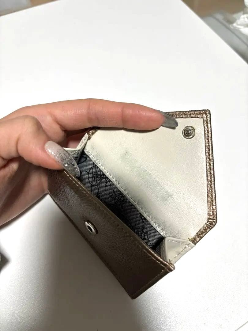 ヴィヴィアン ゴールド 三つ折り財布