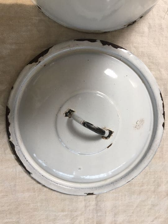 英国アンティーク　フラワー缶　ホウロウ　ブラウンロゴ