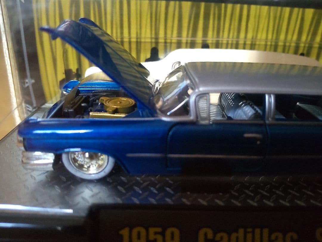 ミニカー M2machines 1959 cadillac 1/64
