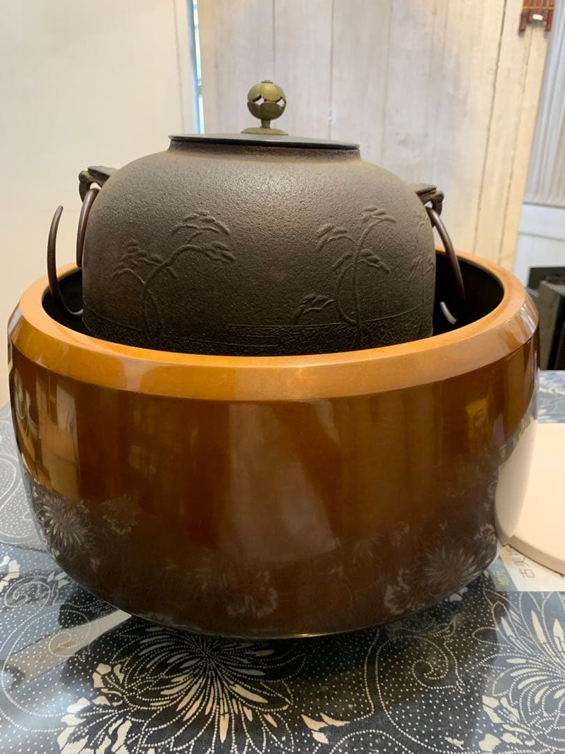 窯師辰敏作　浜松地紋　丸釜　面取風炉　風爐灰　爐用灰　底瓦　セット　茶道具