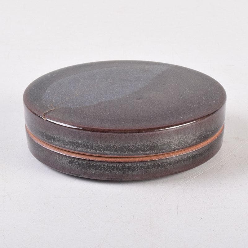 土渕善丕作　天目釉　木葉文　一文字香合　堀内宗完(兼中斎)極め箱　V　R9019