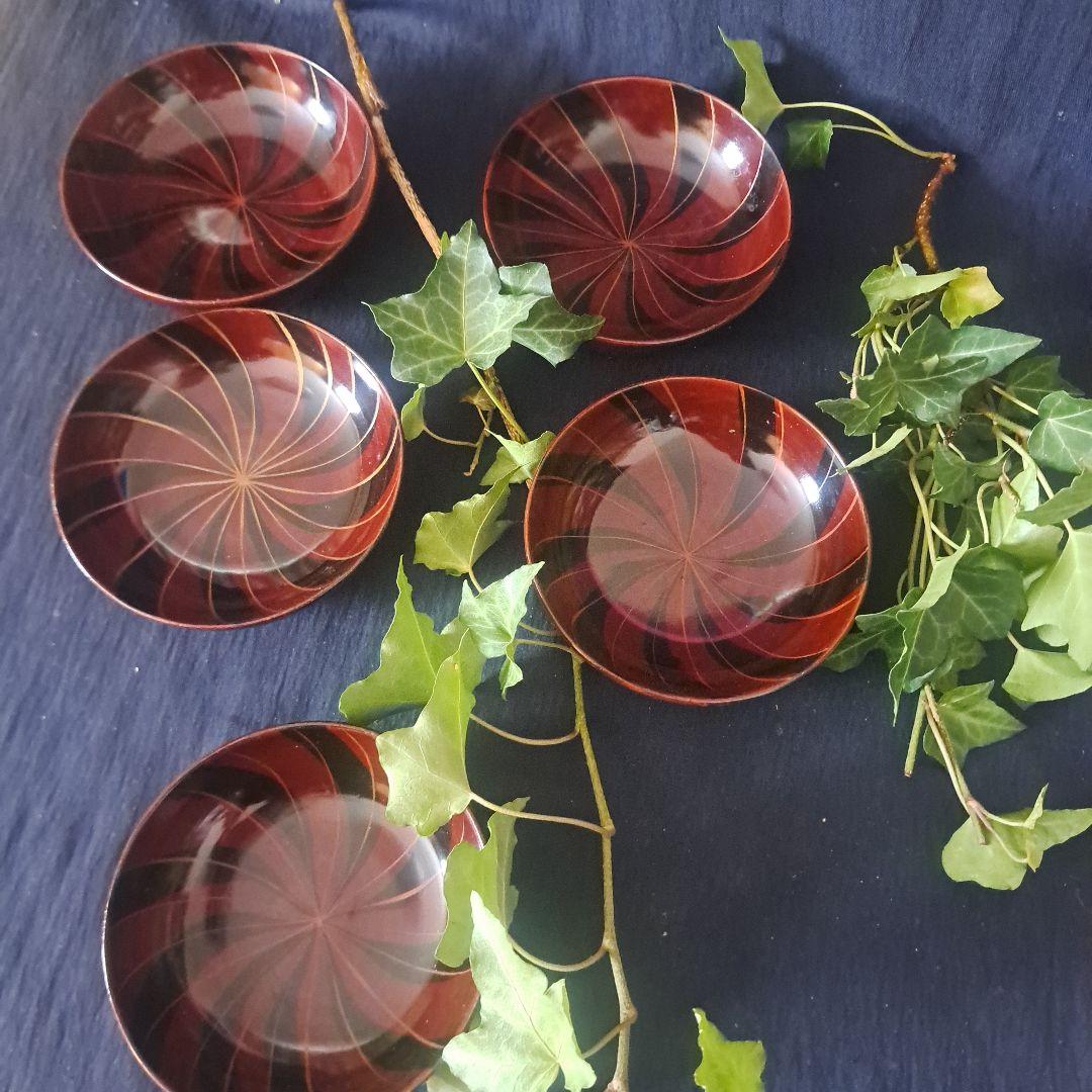 「グッド デザイン！木のお皿(直径11cm. 高さ3cm)」 木製漆器7客セット