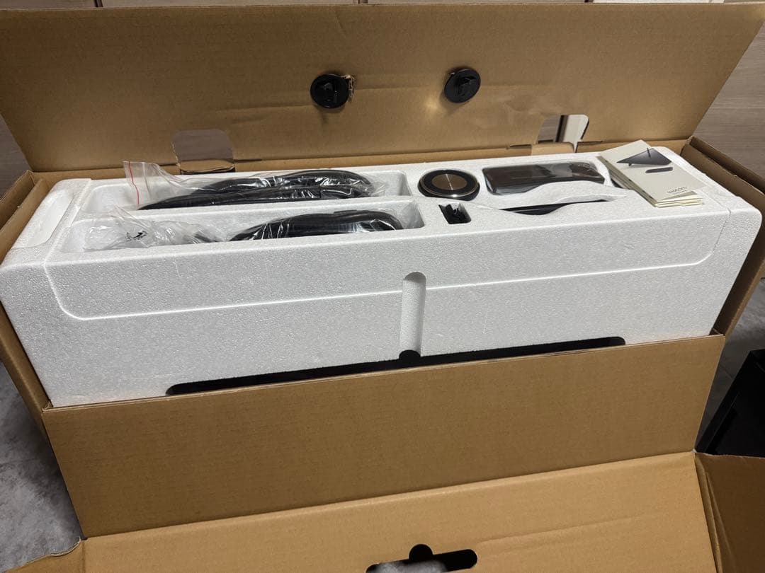 液タブ・ペンタブ Wacom Cintiq Pro 24