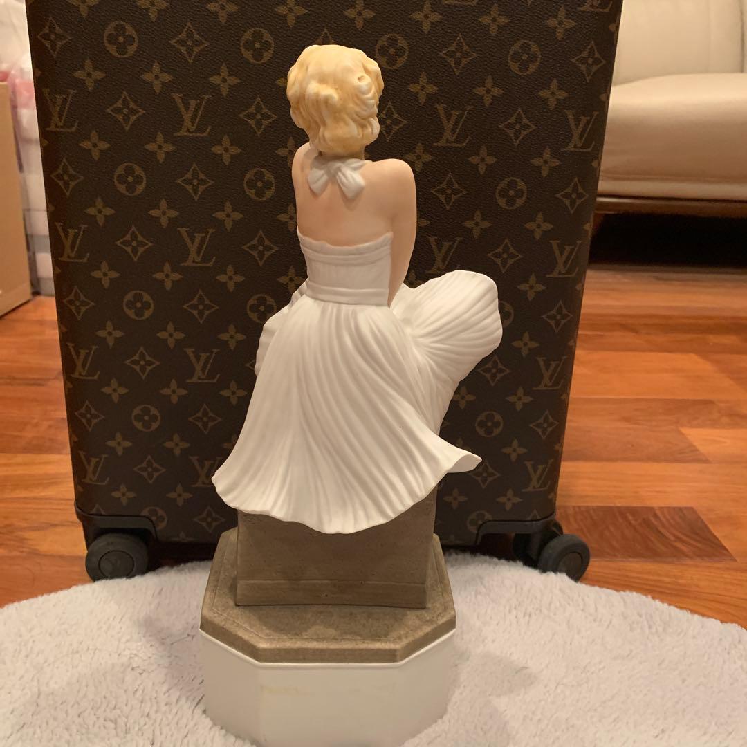 miles.ohashi マリリンモンロー 7年目の浮気 空瓶