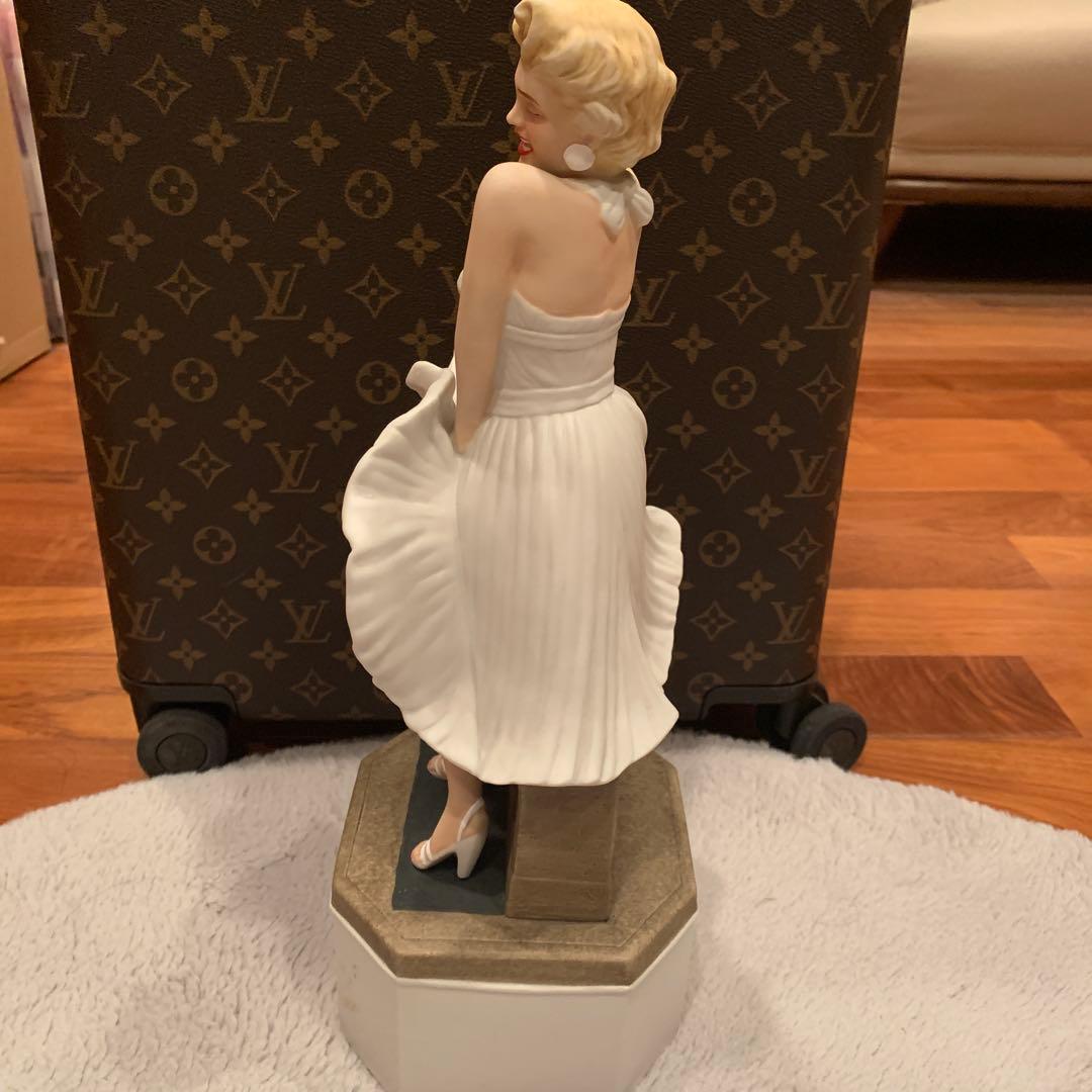 miles.ohashi マリリンモンロー 7年目の浮気 空瓶