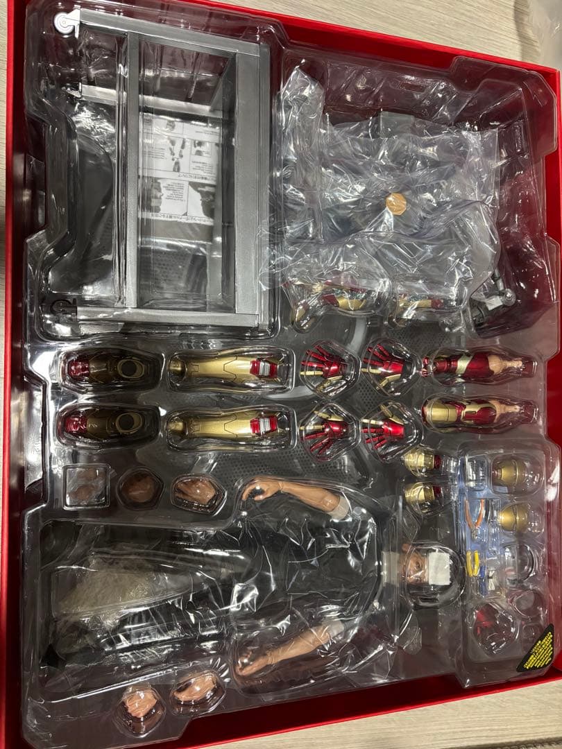 ムービー・マスターピース１／６スケールフィギュア　トニー・スターク（開発作業版）