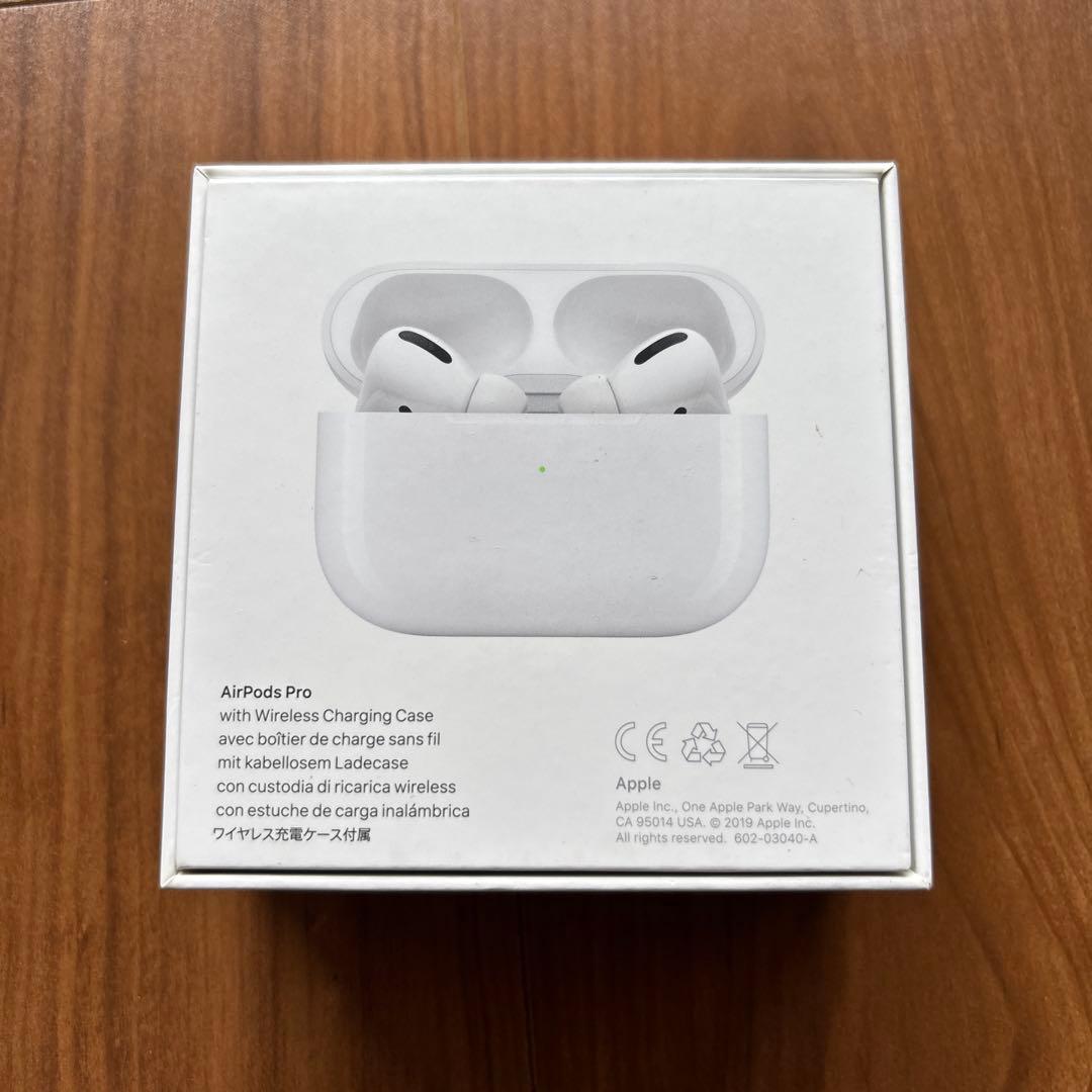 AirPods Pro ワイヤレス充電ケース付き(右イヤホンは機能しません)