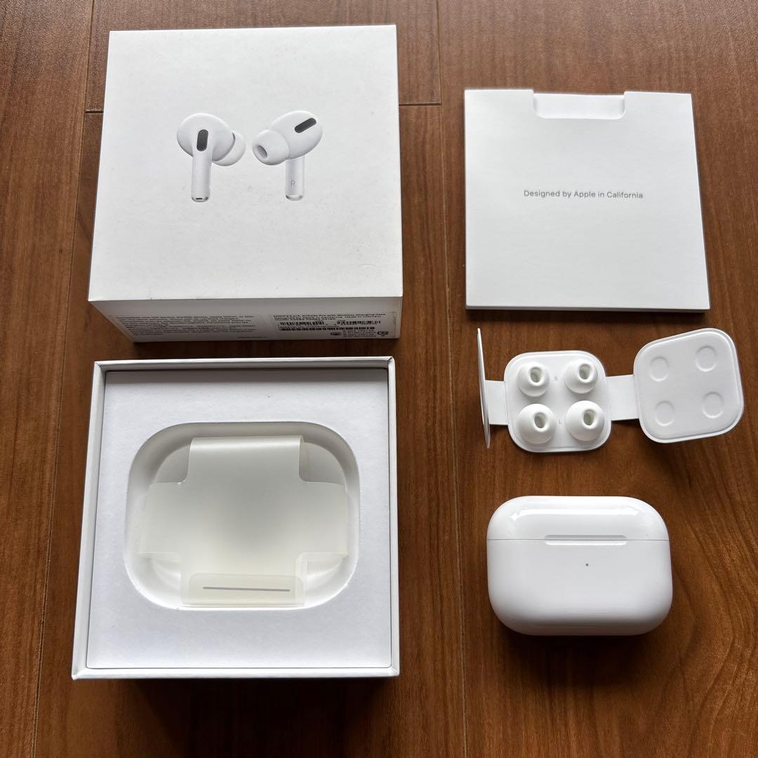AirPods Pro ワイヤレス充電ケース付き(右イヤホンは機能しません)