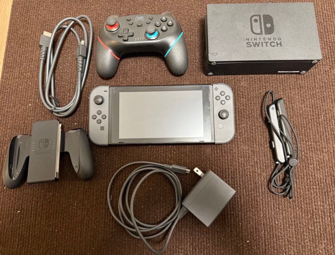 Nintendo Switch本体 グレー、Joy-Con、ドック付属全て付き！