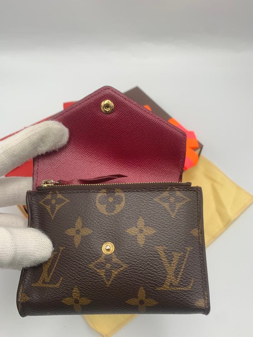 ルイヴィトン モノグラム ポルトフォイユ ヴィクトリーヌフューシャ 三つ折り財布