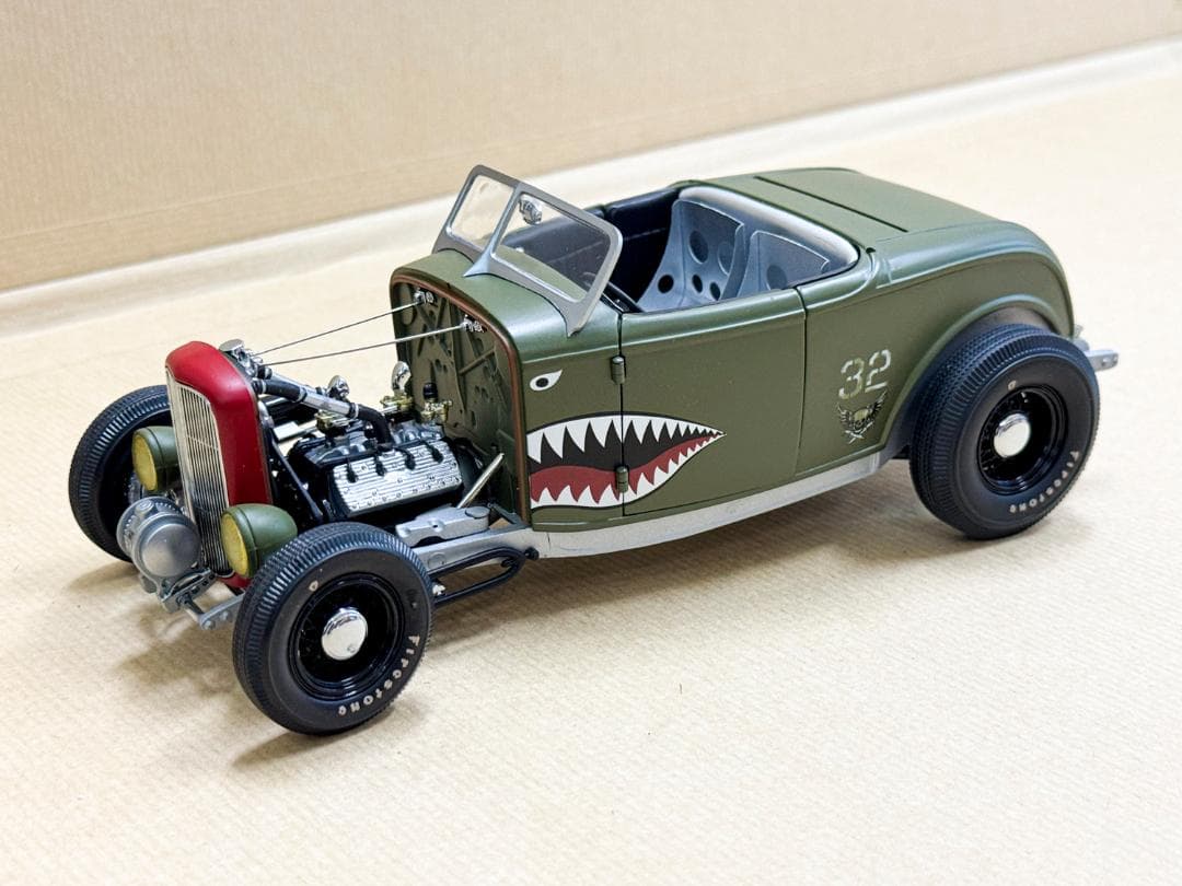 ★ 32 FORD ROADSTER ARMY ★ACME GMP★ 1/18
