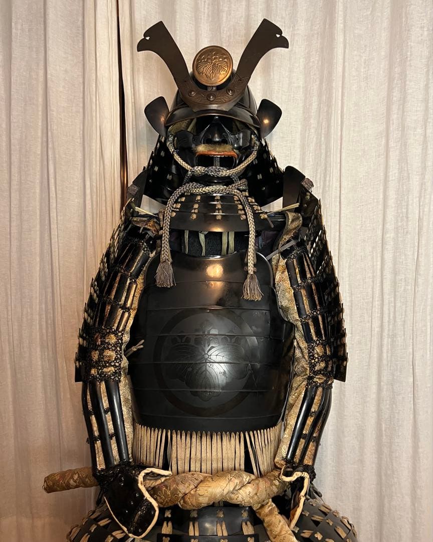 【Patra】丸武産業製【鎧•甲冑】黒色紺糸威当世具足【鎧立て•櫃付】