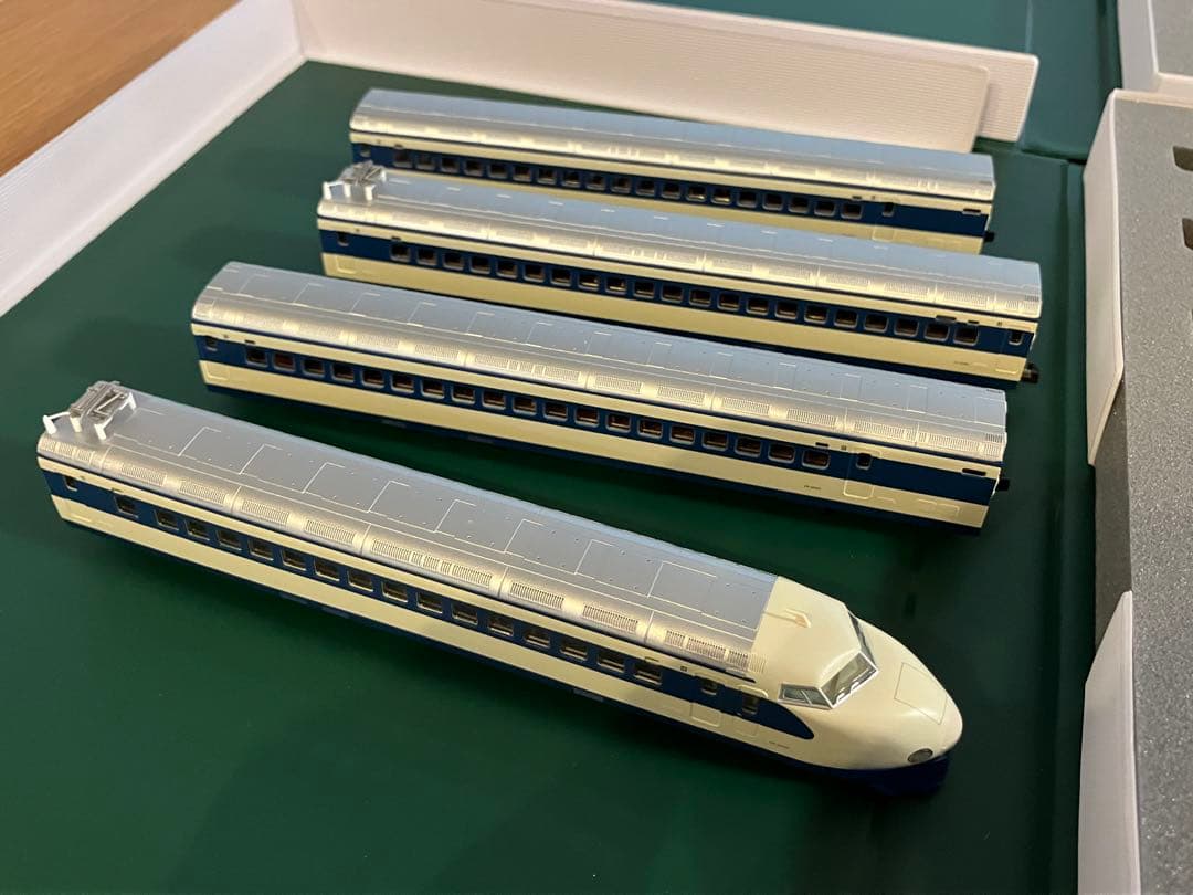 KATO 0系2000番台新幹線「ひかり・こだま」 基本+増結 16両
