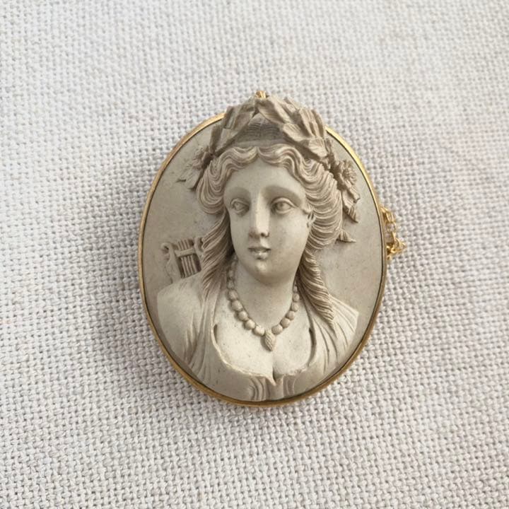 ラーバ　カメオ アンティーク ブローチ