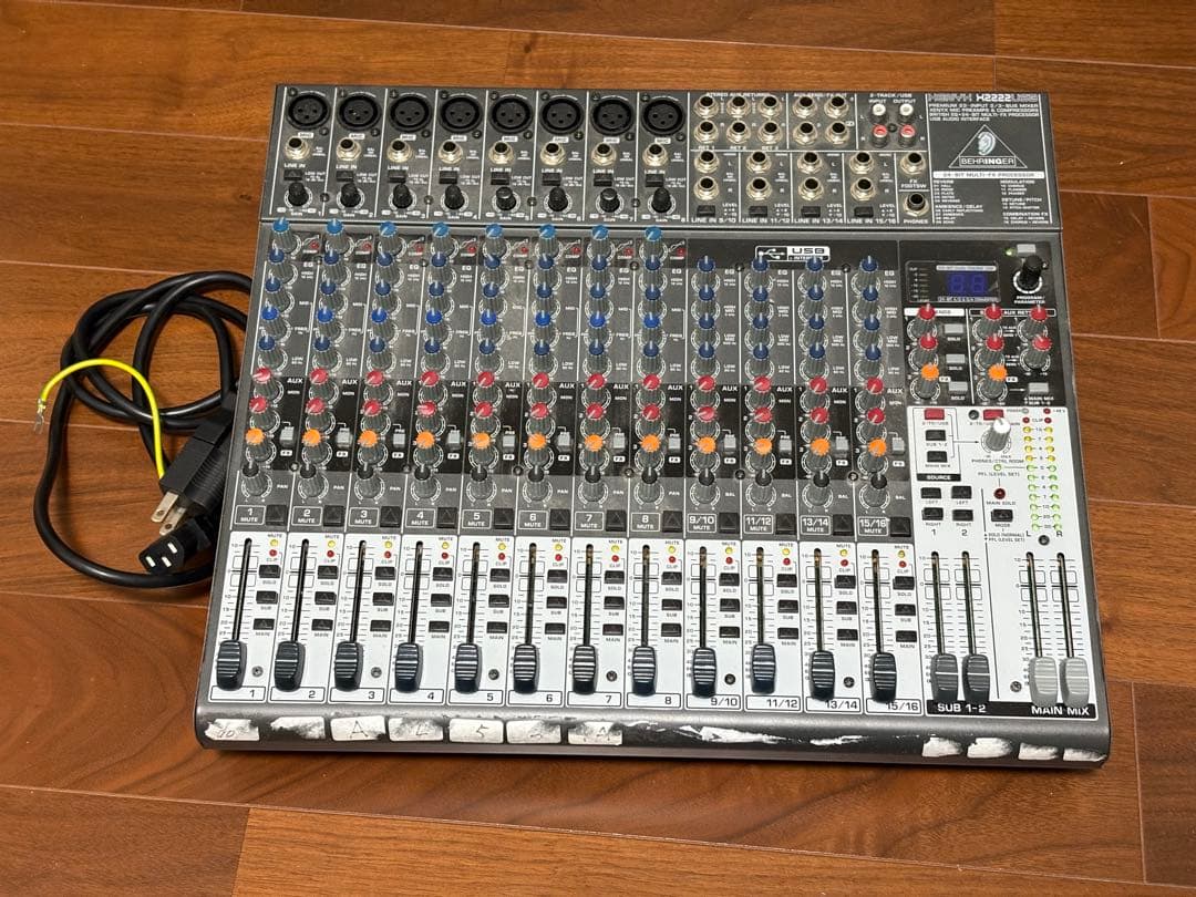 Behringer XENYX X2222USBアナログミキサー　ジャンク品