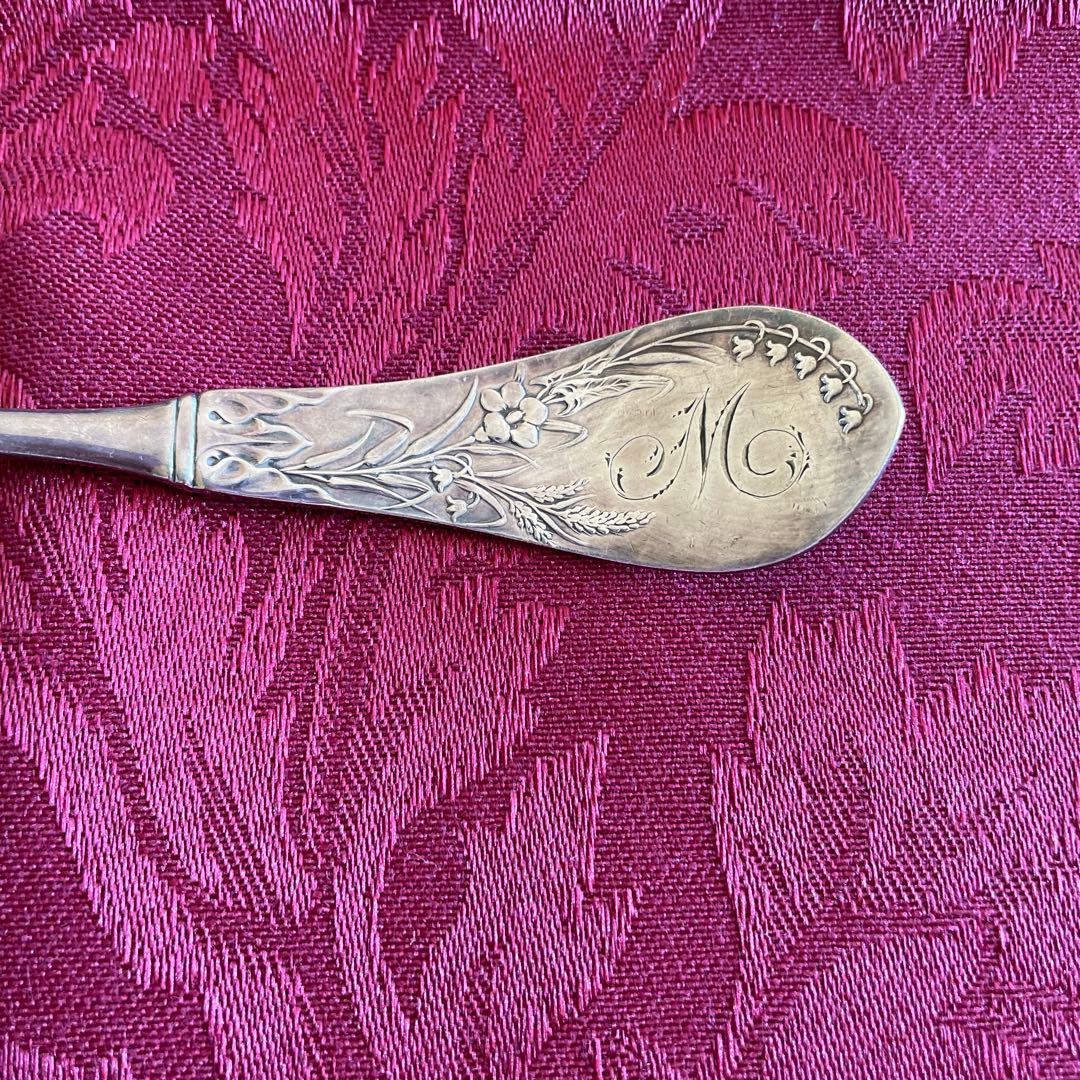 英国アンティーク　シルバー製 花彫刻 ケーキサーバ