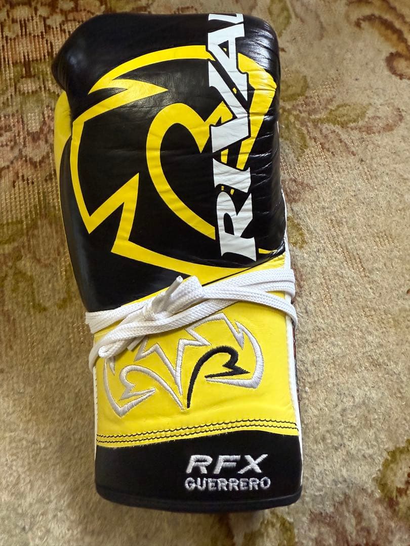 RIVAL RFX GUERRERO ボクシンググローブ 黒/黄色