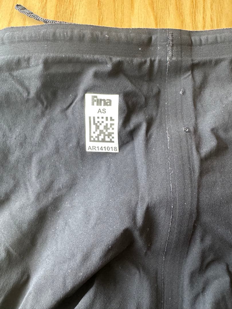 競泳用水着　arena カーボン