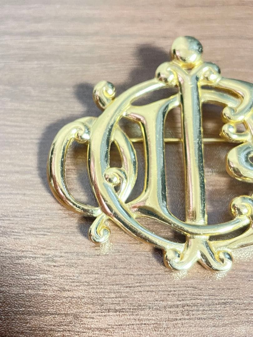 【美品】DIORディオール ブローチアクセサリーゴールド ユニセックス