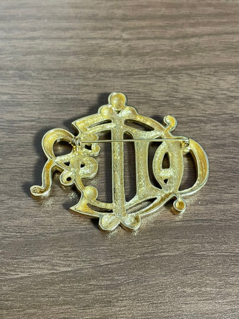 【美品】DIORディオール ブローチアクセサリーゴールド ユニセックス