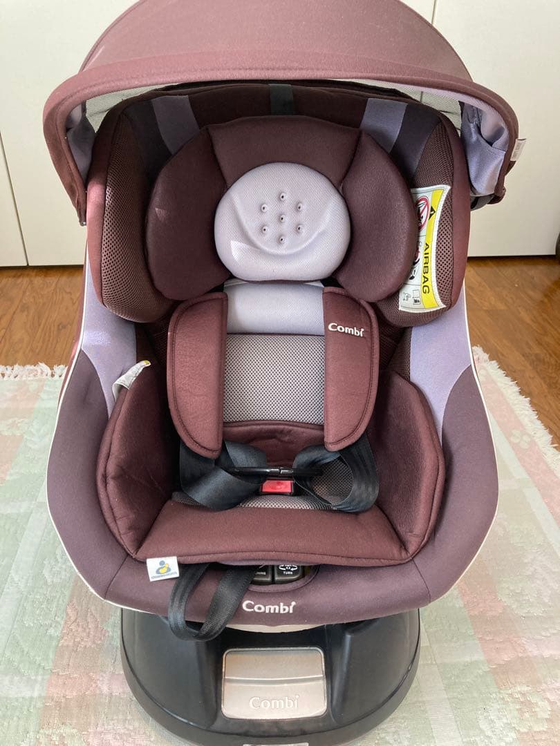 緊急値下げ！送料込み！美品⭐︎ コンビ　チャイルドシート　ネルーム
