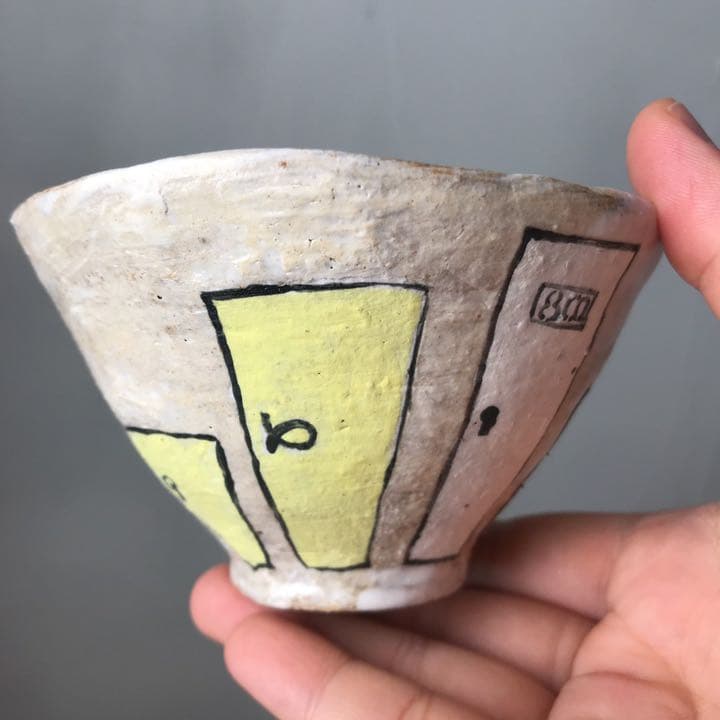妻の作った フシギのお茶碗 ホテルのルームキーやドア模様 陶芸
