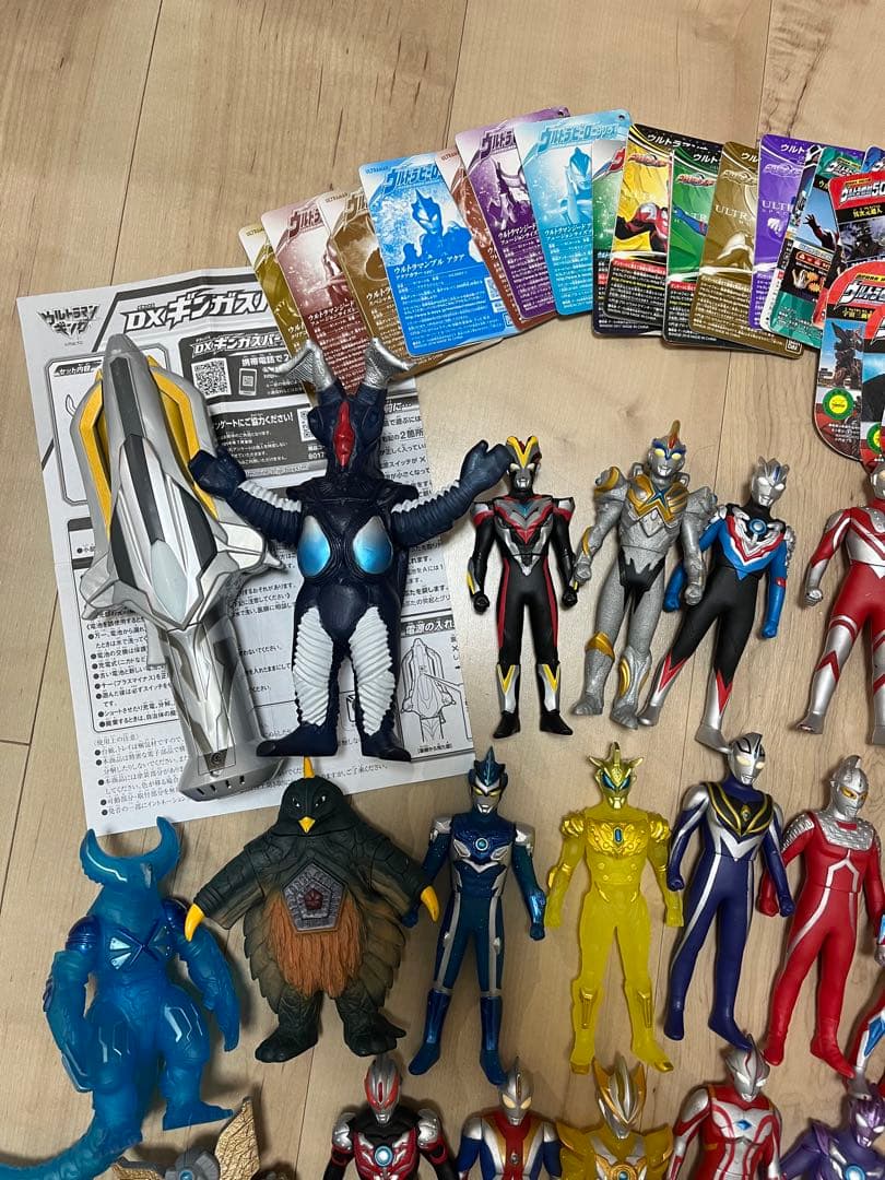 ウルトラマンフィギュアセット ソフビ人形 ソフビ45体 カード付き