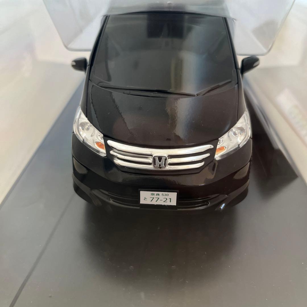 【値下げ】ホンダ FREED 1/24スケールモデル ラジオコントロールカー