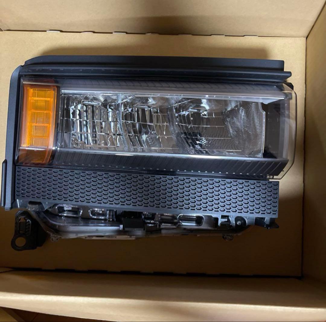 新品未使用✴︎ランドクルーザー250 角目LEDヘッドライト トヨタ