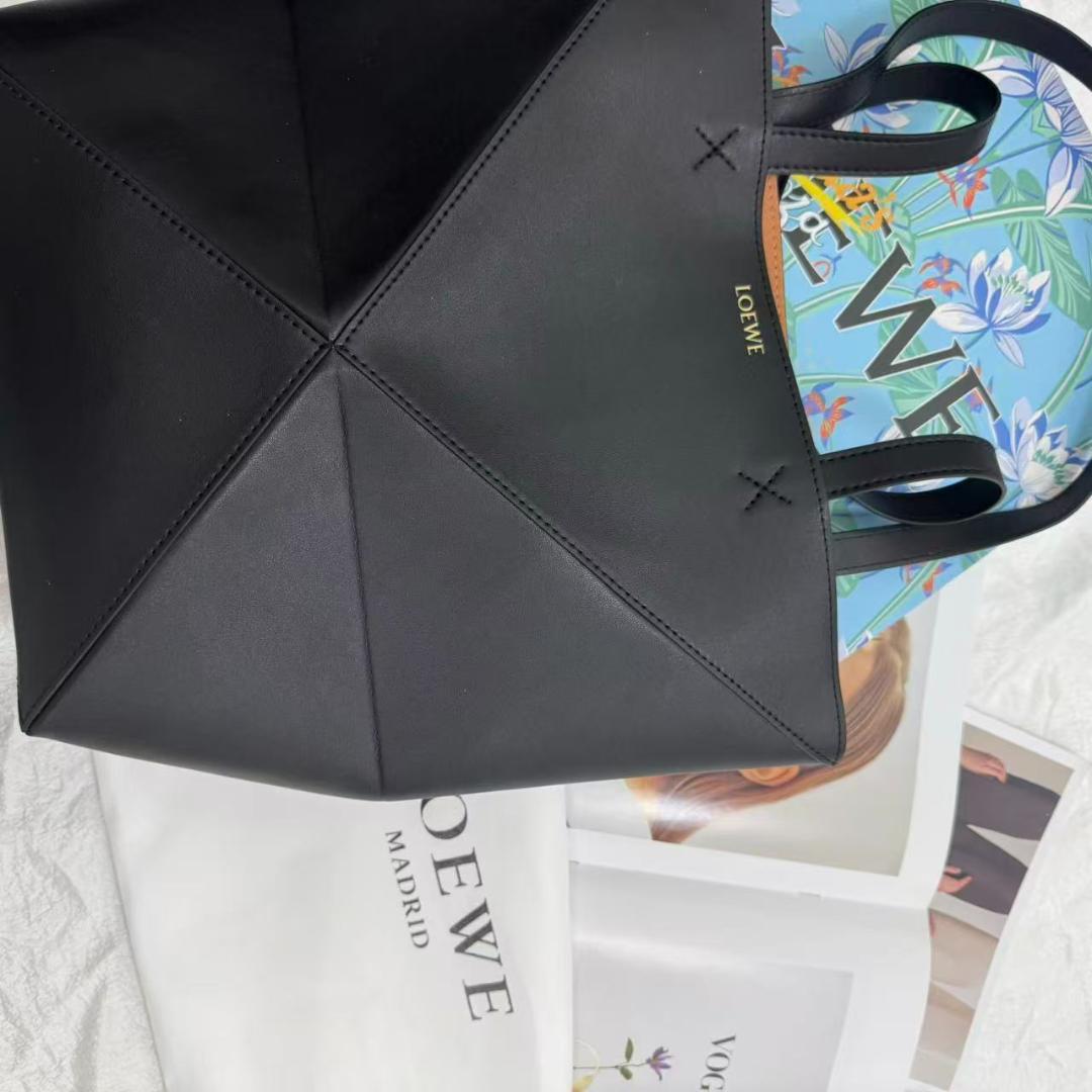 ブラックレザー ショルダーバッグ