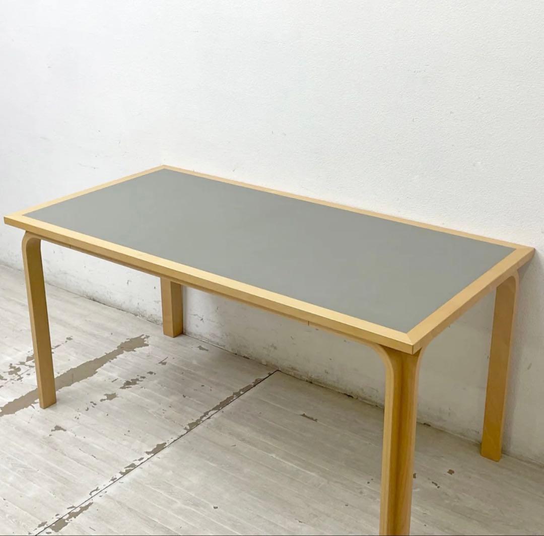 値下げ　マグナスオルセン　デスク　テーブル　アルヴァ・アアルト　リノリウム天板