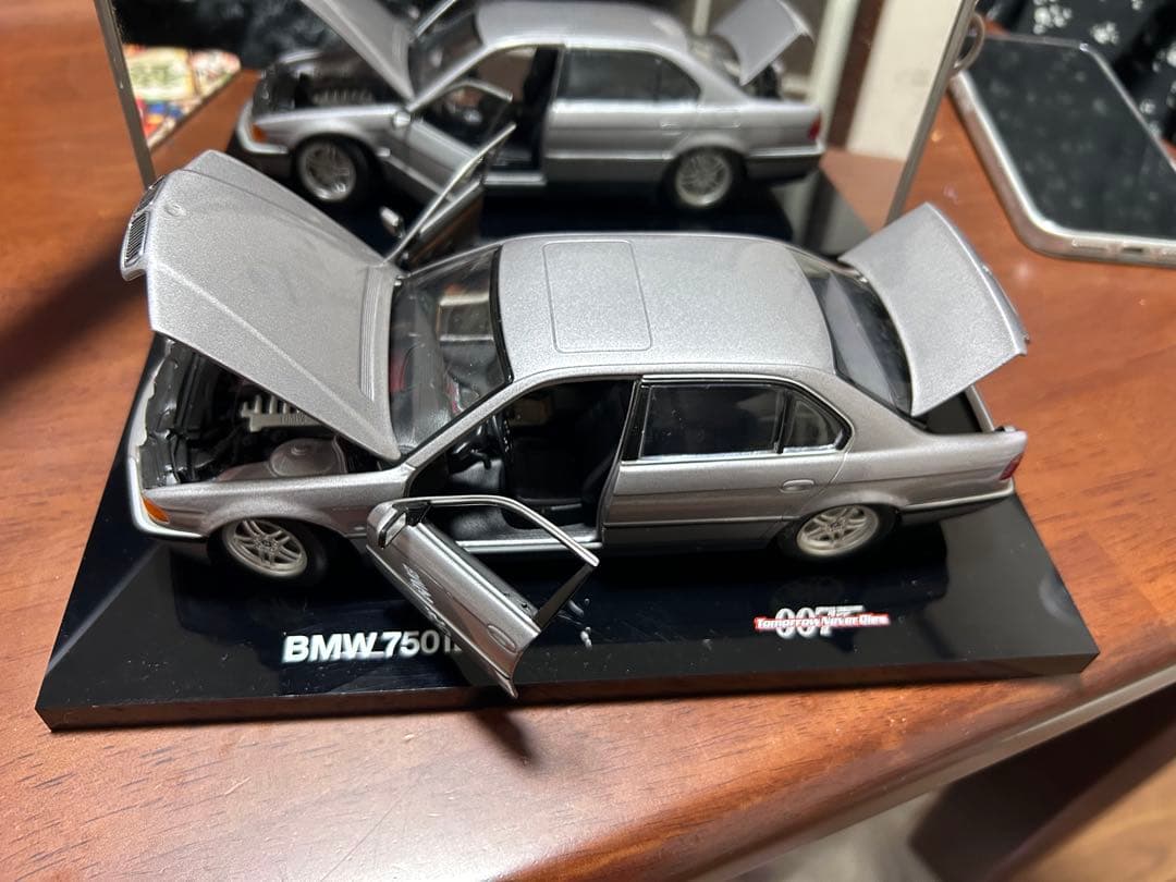 BMW 750iL 1/18 スケールモデル シルバー