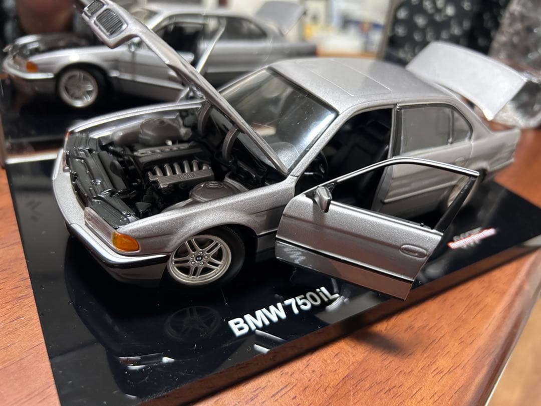 BMW 750iL 1/18 スケールモデル シルバー
