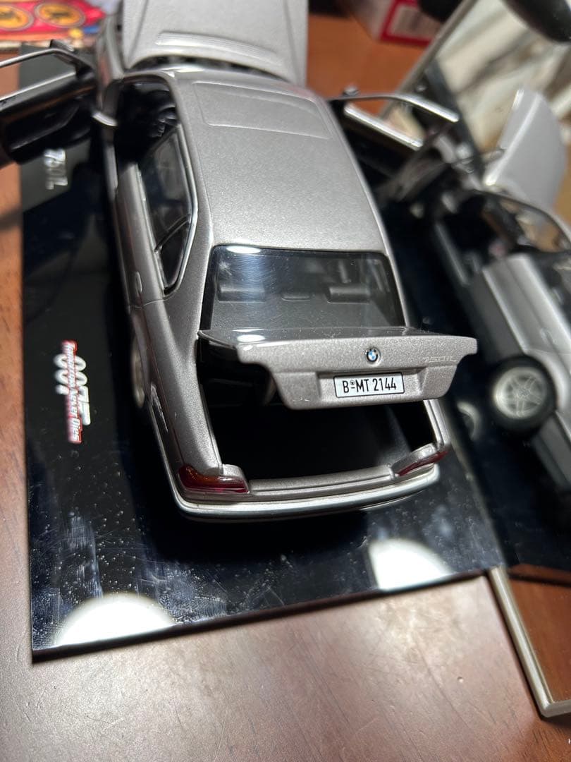 BMW 750iL 1/18 スケールモデル シルバー