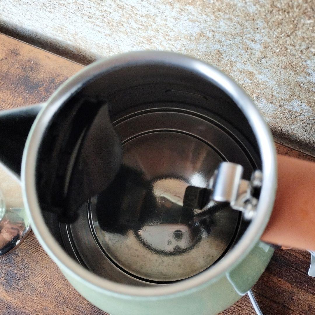 【美品】De'Longhi グリーン 電気ケトル 【送料無料】