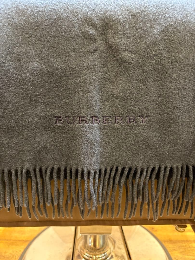 【極美品】BURBERRY マフラー カシミヤ100% ユニセック　刺繍 紺
