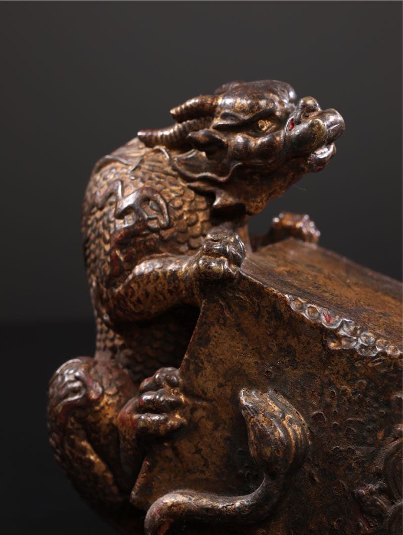 珍蔵　銅製　鎮水神獣　置物　招財　守護